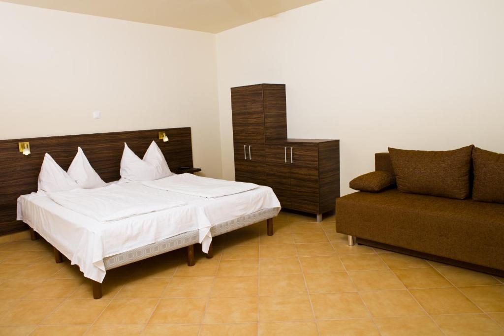Balaton Eldorado Camping Hotel Badacsonytördemic Стая снимка
